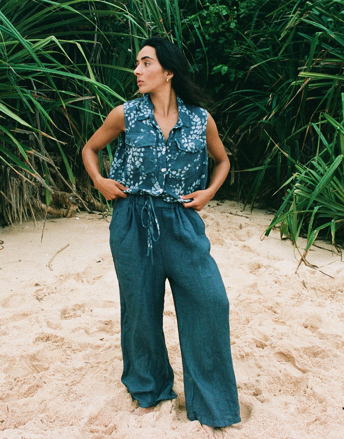 RAIN PRINTED LINEN SLEEVELESS VEST / DENIM XL