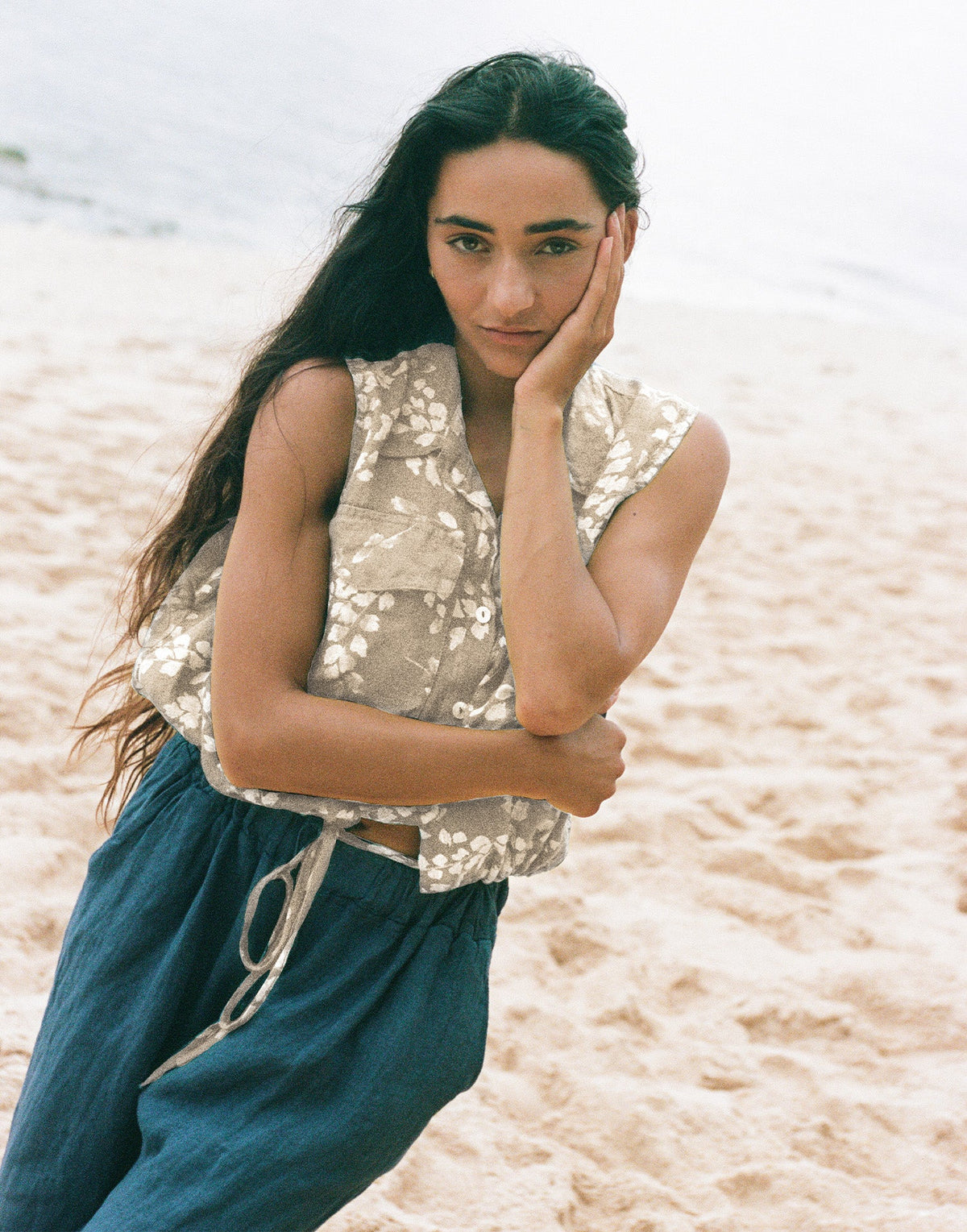 RAIN PRINTED LINEN SLEEVELESS VEST / SAND DUNE XL